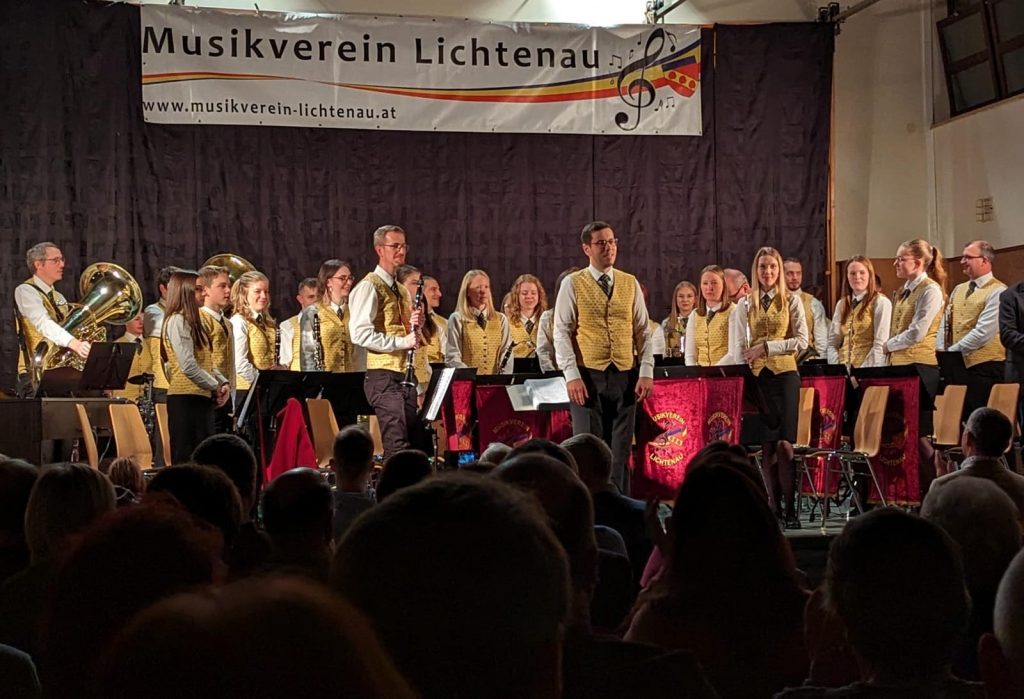 Musiker des Musikvereins Lichtenau beim Konzert in der Volksschule Lichtenau.
